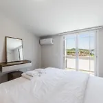Rooftop With Private Pool By Pikhost Lägenhet Golem (Tirana)