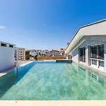 Rooftop With Private Pool By Pikhost Lägenhet Golem (Tirana)