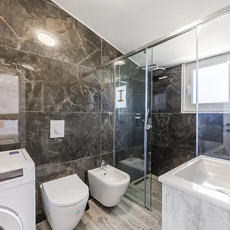 Lejlighed Rooftop With Private Pool By Pikhost Golem (Tirana)