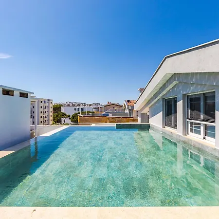 Rooftop With Private Pool By Pikhost Lejlighed Golem (Tirana)