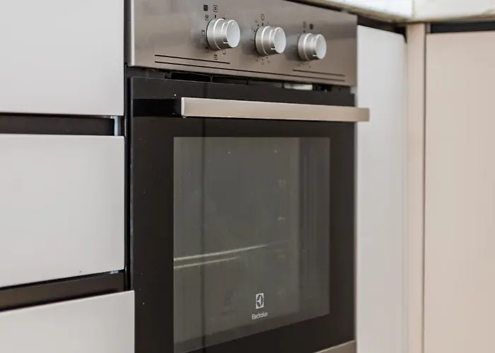 Apartament Rooftop With Private Pool By Pikhost Golem (Tirana)